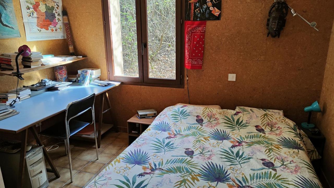 Chambre Dans Villa Le Chaffaut-Saint-Jurson Exterior foto